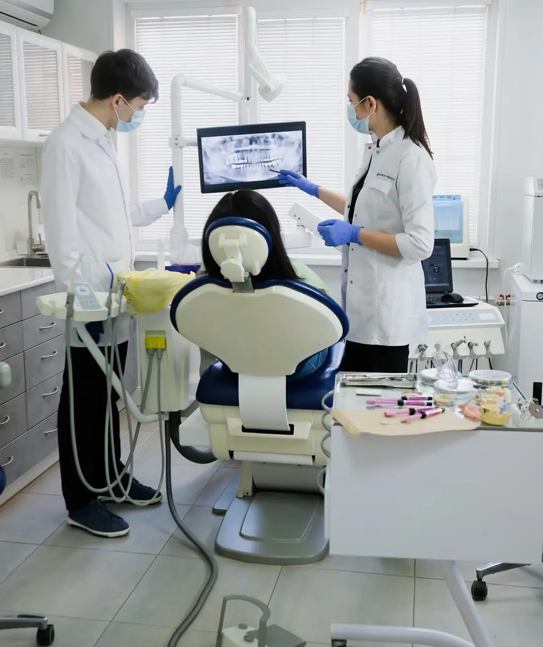 A bright, calm dental treatment room